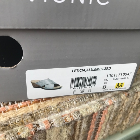 Vionic Cork Wedge 2” Heel Sandals Lizard Gray Size 8 - Picture 9 of 10